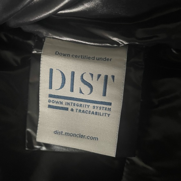 SOLD Moncler Erine Quilted Puffer Jacket - Picture 6 of 16